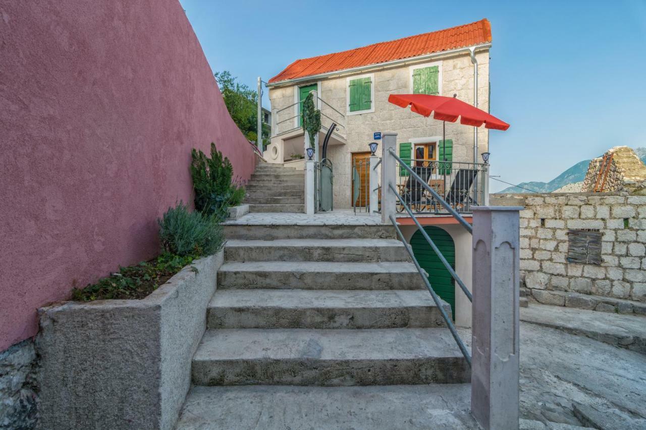 Small House Podgrade Εξωτερικό φωτογραφία