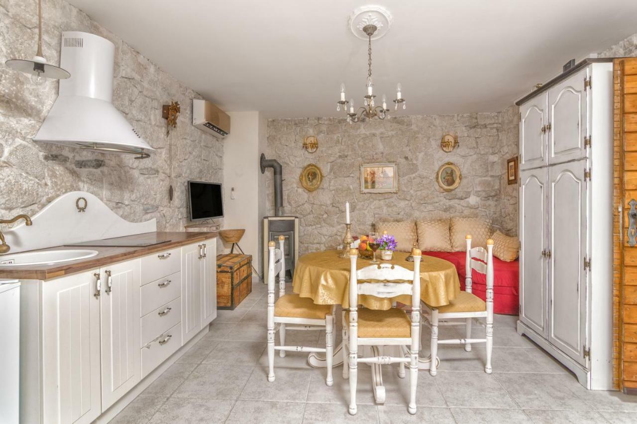 Small House Podgrade Εξωτερικό φωτογραφία