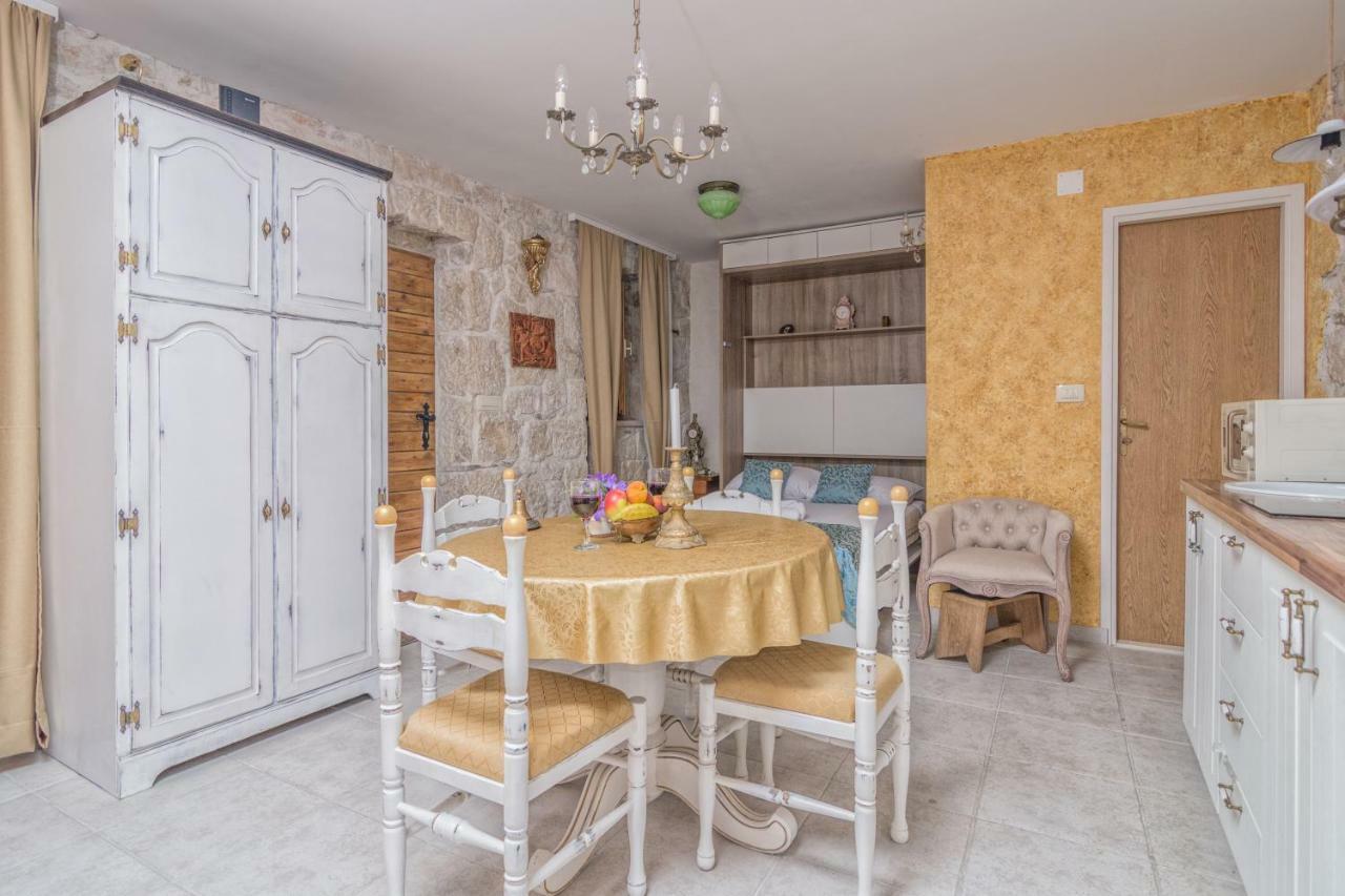 Small House Podgrade Εξωτερικό φωτογραφία